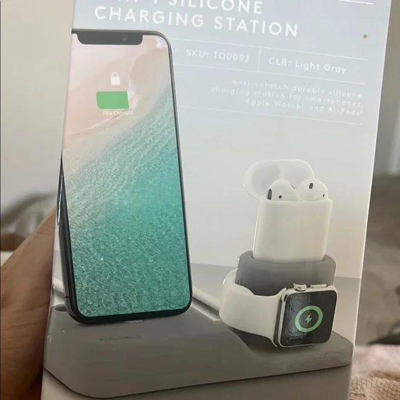 Gray 3-in-1 Charger for Apple Devices - Picture 2 of 4